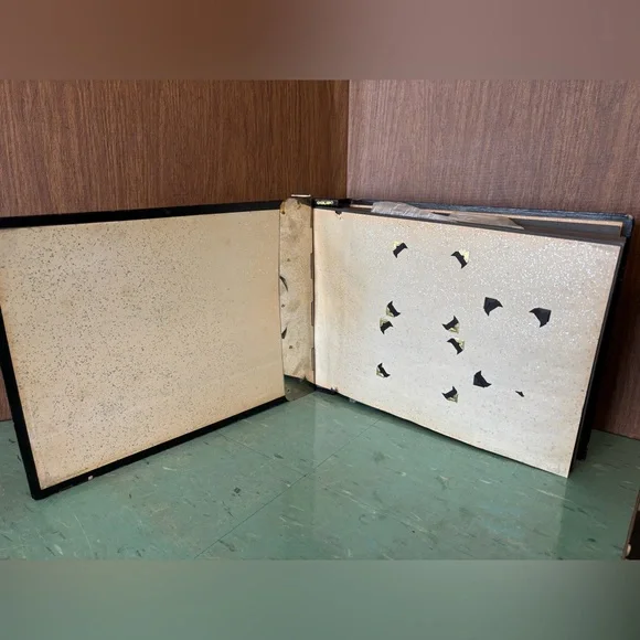 Vintage 1950’s lacquered wood scrapbook musical Korea - Picture 4 of 9